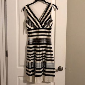 Black house white market V-neck dress